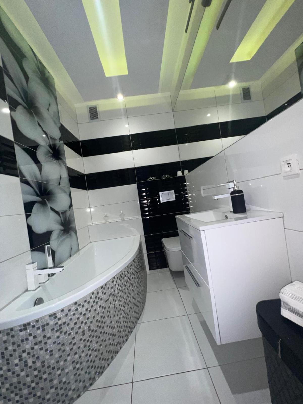 Apartament Z Kuchnia Dla 4 Osob W Centrum Bydgoszczy Mbella エクステリア 写真